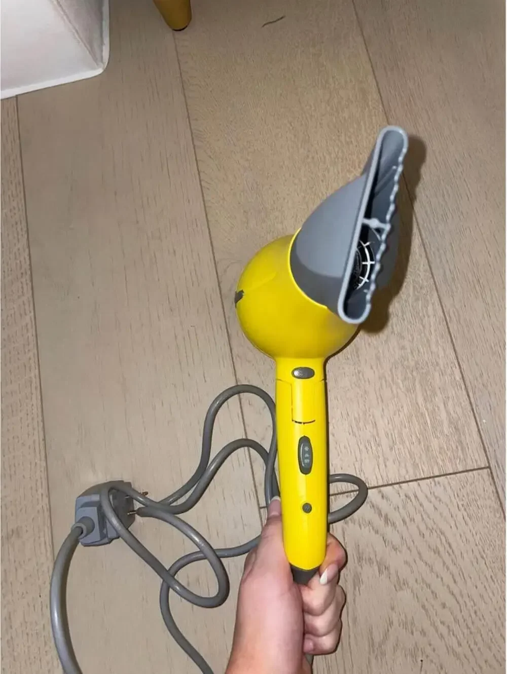 Drybar Buttercup Blow Dryer (READ DESCRIPTION)